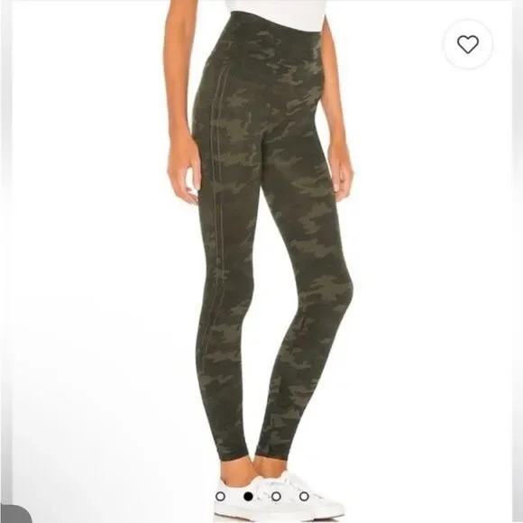 Spanx Women's Look at Me Now Seamless Leggings Camo Print Sz. Large 25" Inseam - Picture 14 of 14